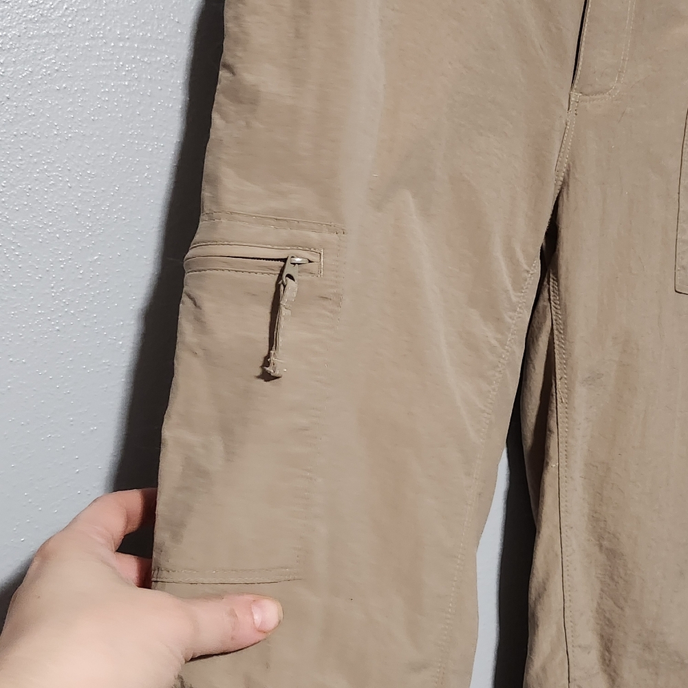 THE NORTH FACE Capri Pants Womens 6 Khaki Cargo Hiking Nylon Outdoor Trails - Picture 4 of 11